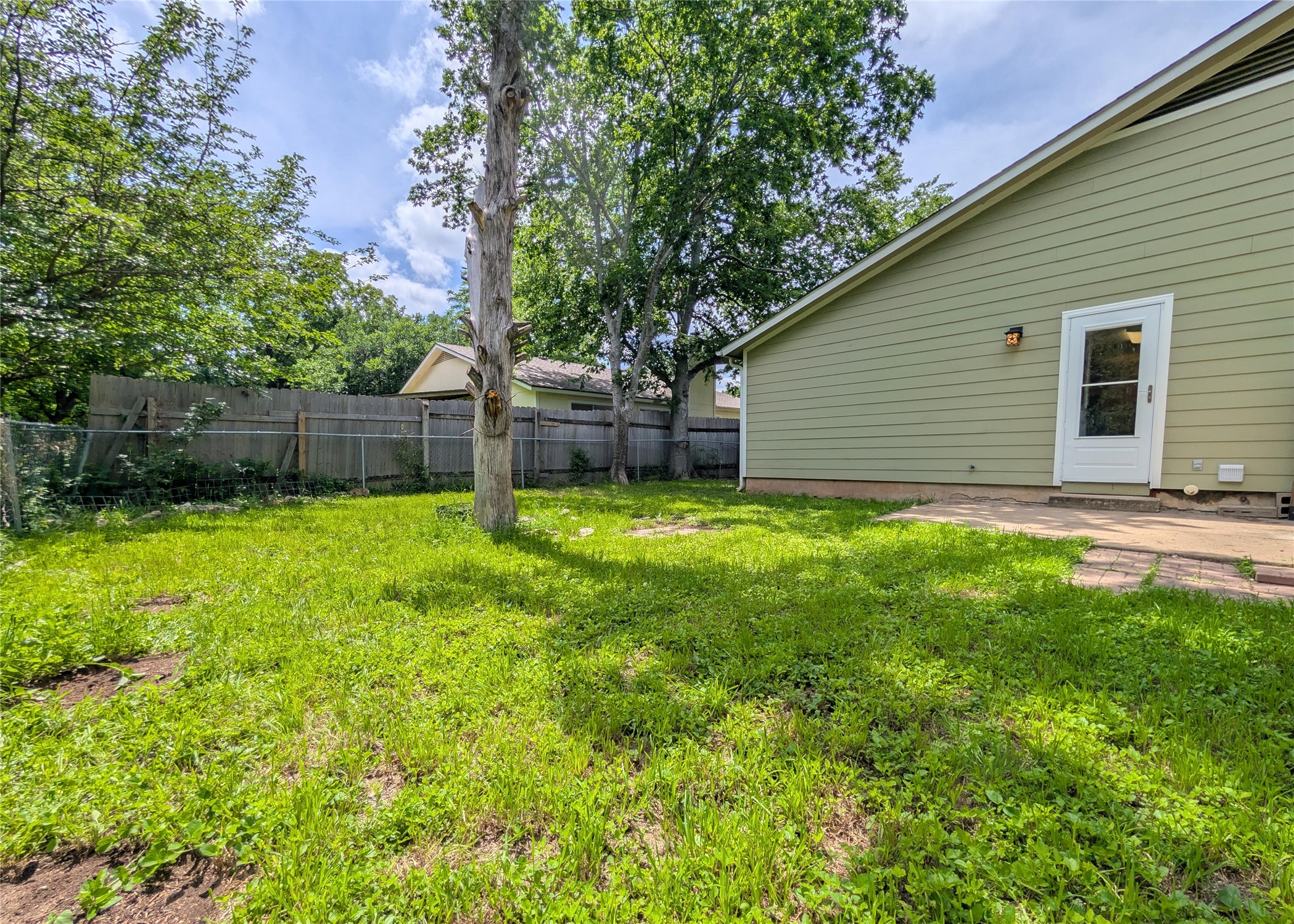 12601 Turtle Rock Road, Unit B Austin, TX 78729 - Photo 16 of 20 Backyard