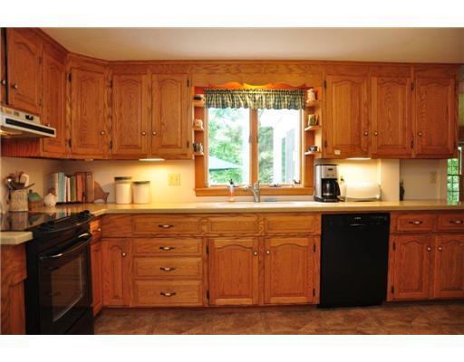 140 Tuttle Road Cumberland, ME 04021 - Photo 8 of 24 Kitchen.