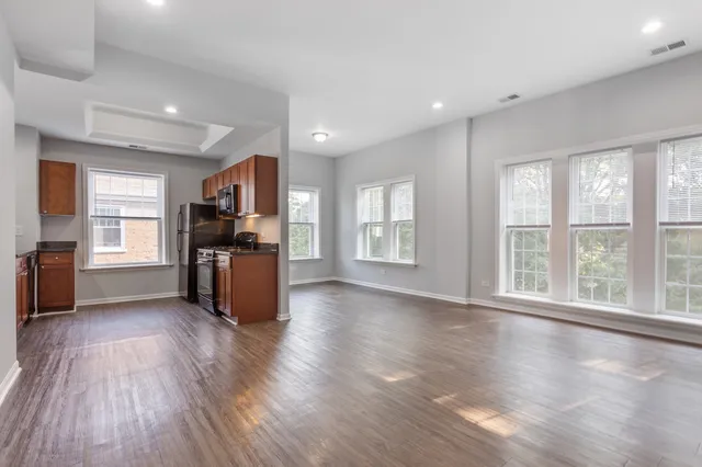 $2,350 | 7722 North Ashland Avenue, Unit H2, Chicago, IL 60626