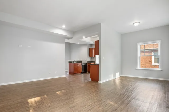 $2,350 | 7722 North Ashland Avenue, Unit H2, Chicago, IL 60626