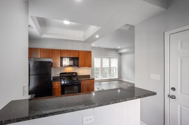 $2,350 | 7722 North Ashland Avenue, Unit H2, Chicago, IL 60626