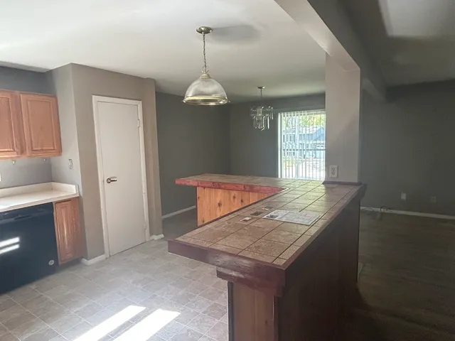 $334,800 | 699 Darlington Lane, Crystal Lake, IL 60014