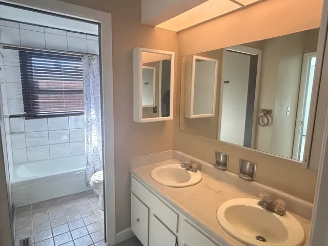 $334,800 | 699 Darlington Lane, Crystal Lake, IL 60014