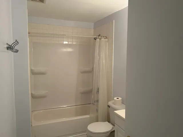 $334,800 | 699 Darlington Lane, Crystal Lake, IL 60014