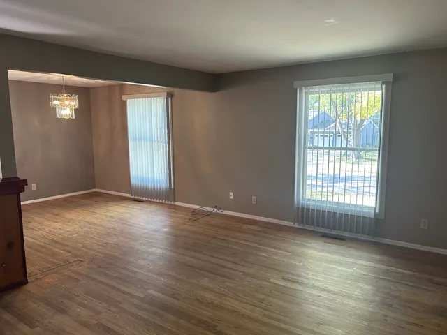 $334,800 | 699 Darlington Lane, Crystal Lake, IL 60014