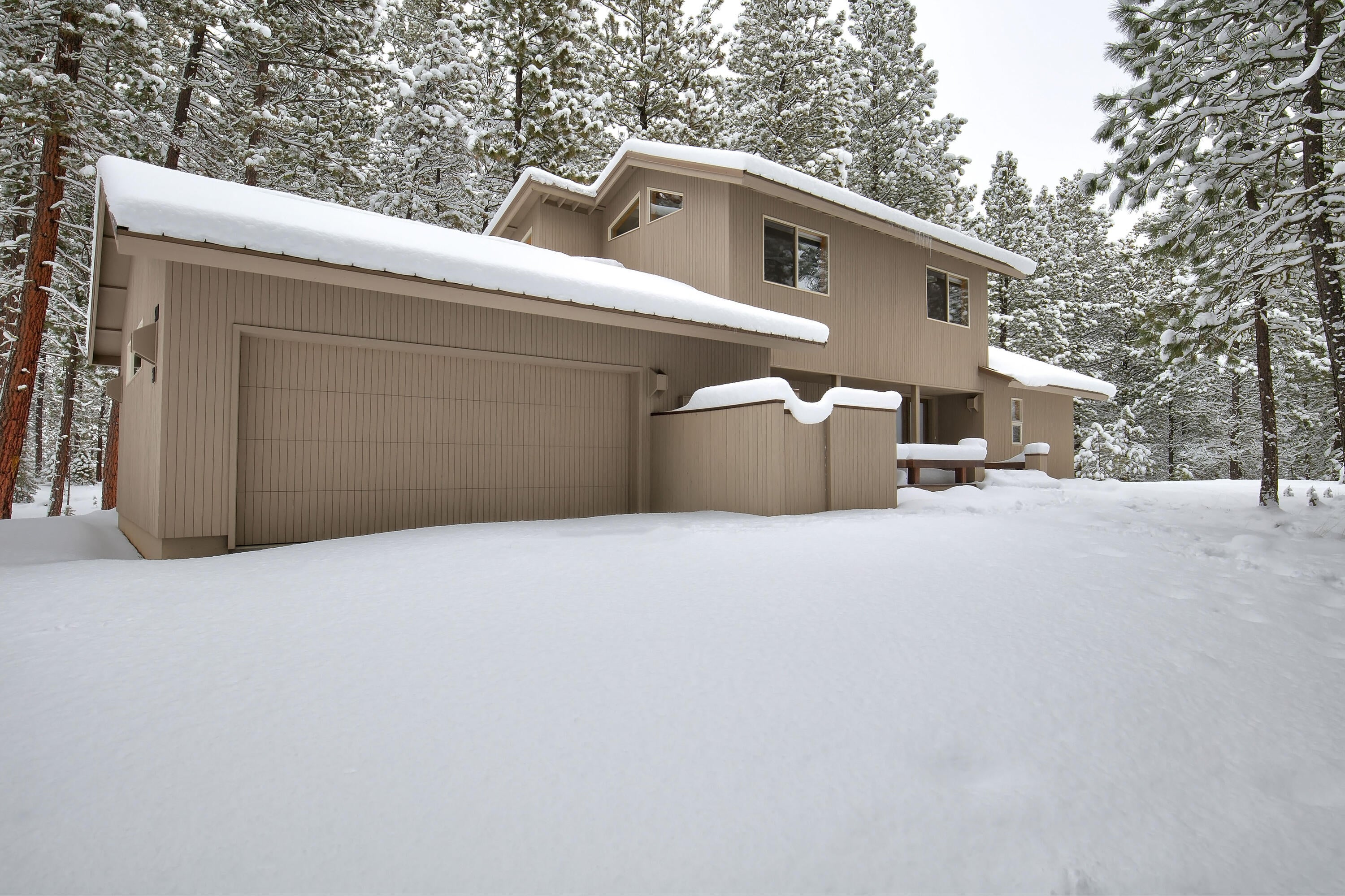 13593 Sundew, Unit SM 31 Black Butte Ranch, OR 97759 - Photo 1 of 17 SM 31_002