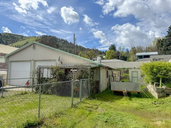 $250,000 | 218 State Street, Juliaetta, ID 83535