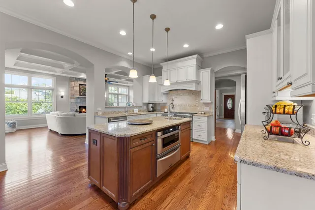 $1,575,000 | 4947 Stonewall Avenue, Downers Grove, IL 60515