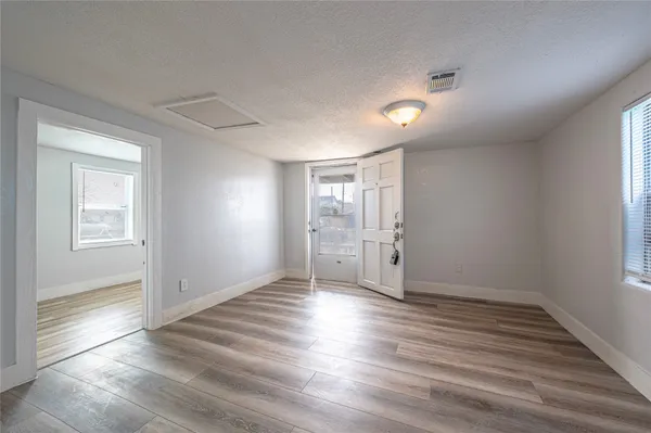 $1,300 | 1210 56th Street, Galveston, TX 77551