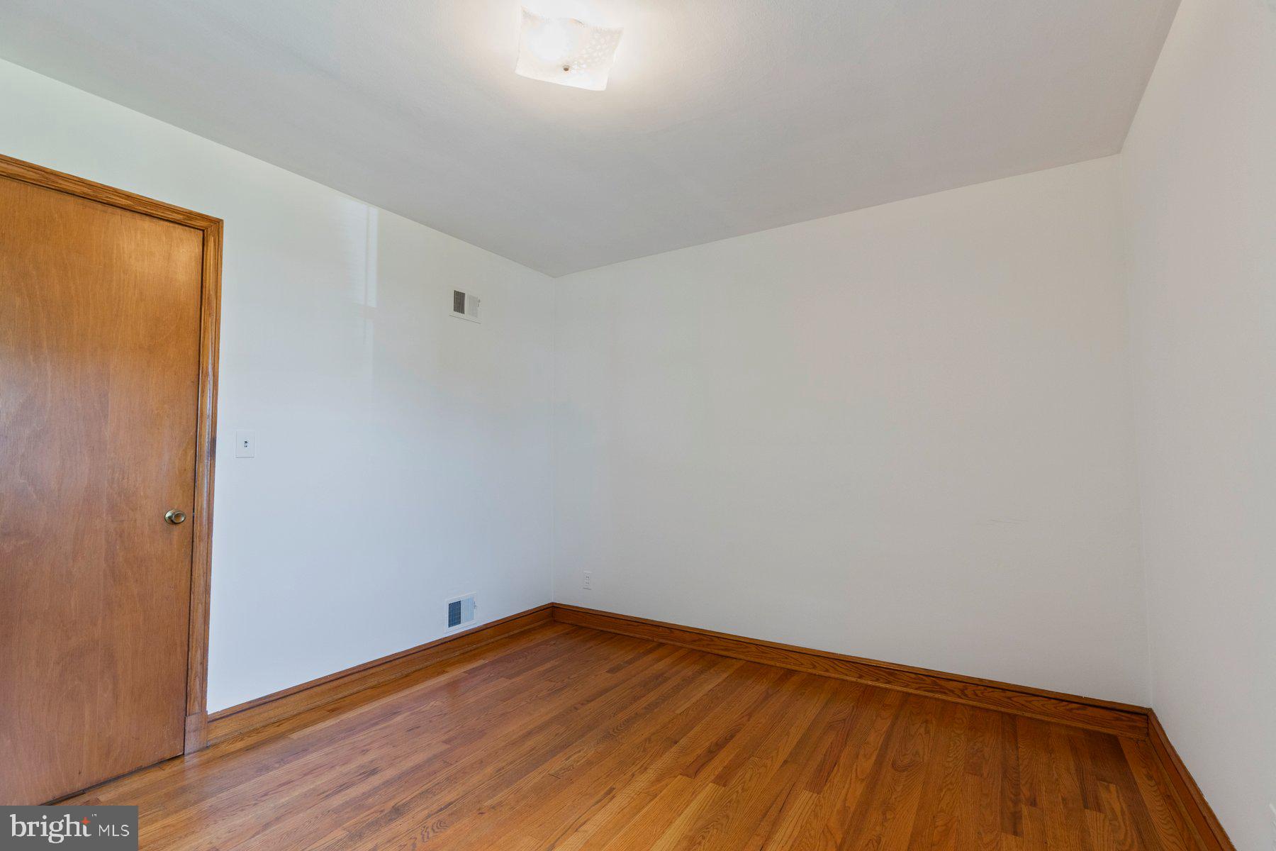 2516 Jennings Road Silver Spring, MD 20902 - Photo 12 of 33 Front bedroom, view 2