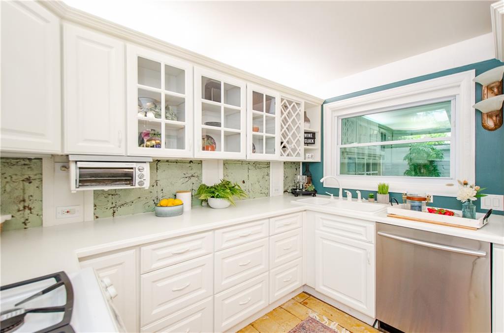 5400 Roswell Road, Unit D4 Sandy Springs, GA 30342 - Photo 9 of 25 Gallery Image 9