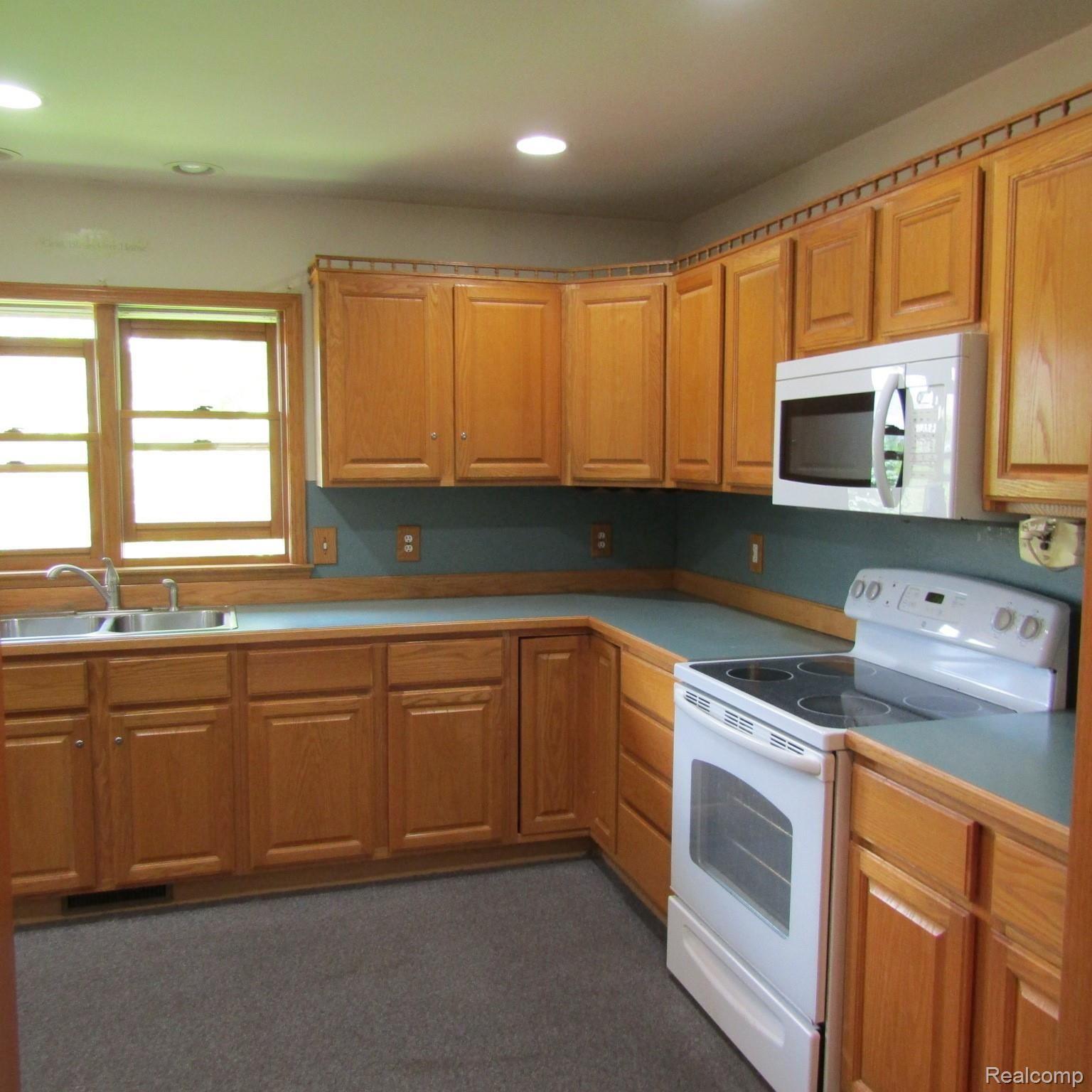 1699 Dutcher Road Howell, MI 48843 - Photo 10 of 38 IMG_0669.JPG
