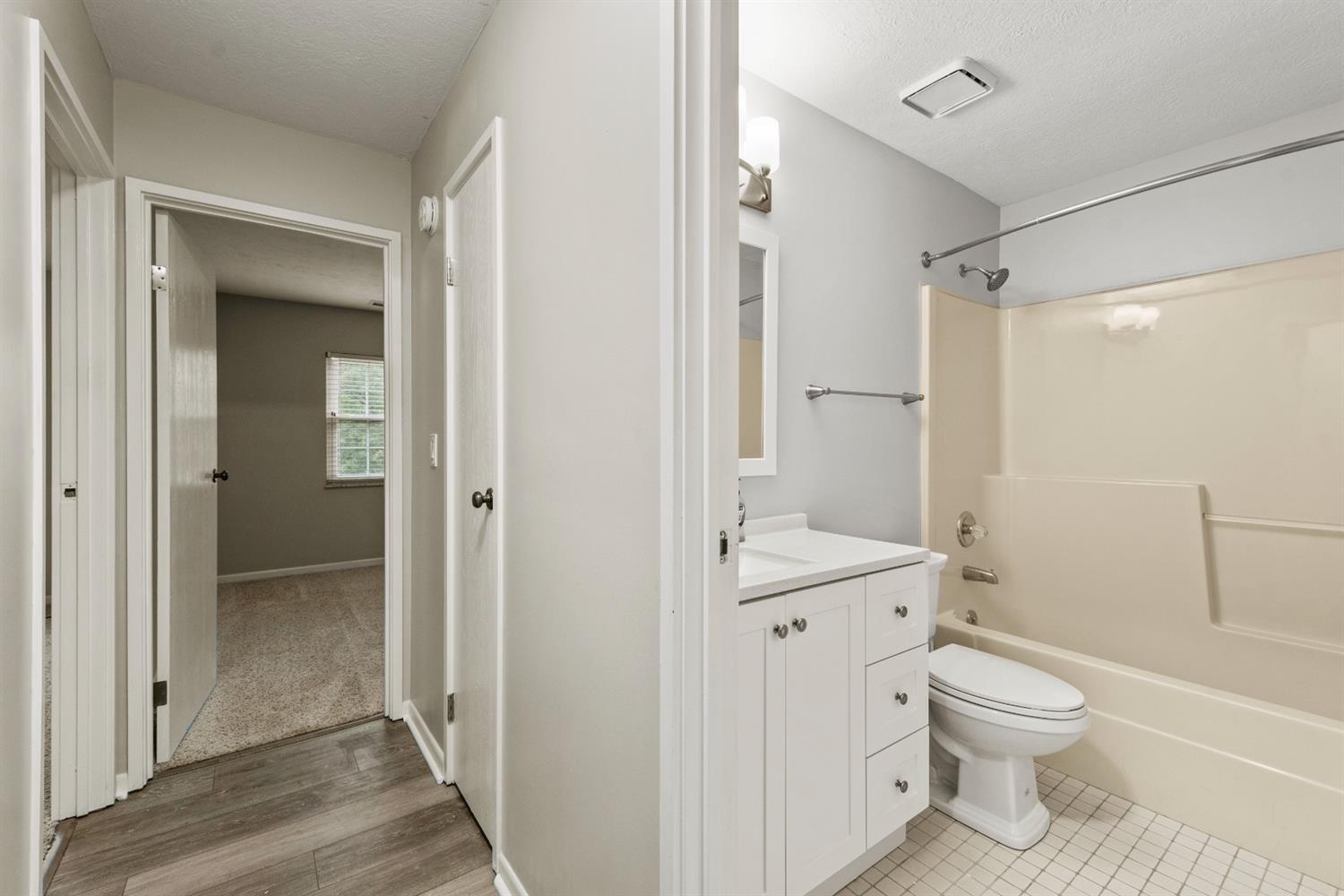 5370 Werk Road, Unit 32 Cincinnati, OH 45248 - Photo 16 of 24 Gallery Image 16