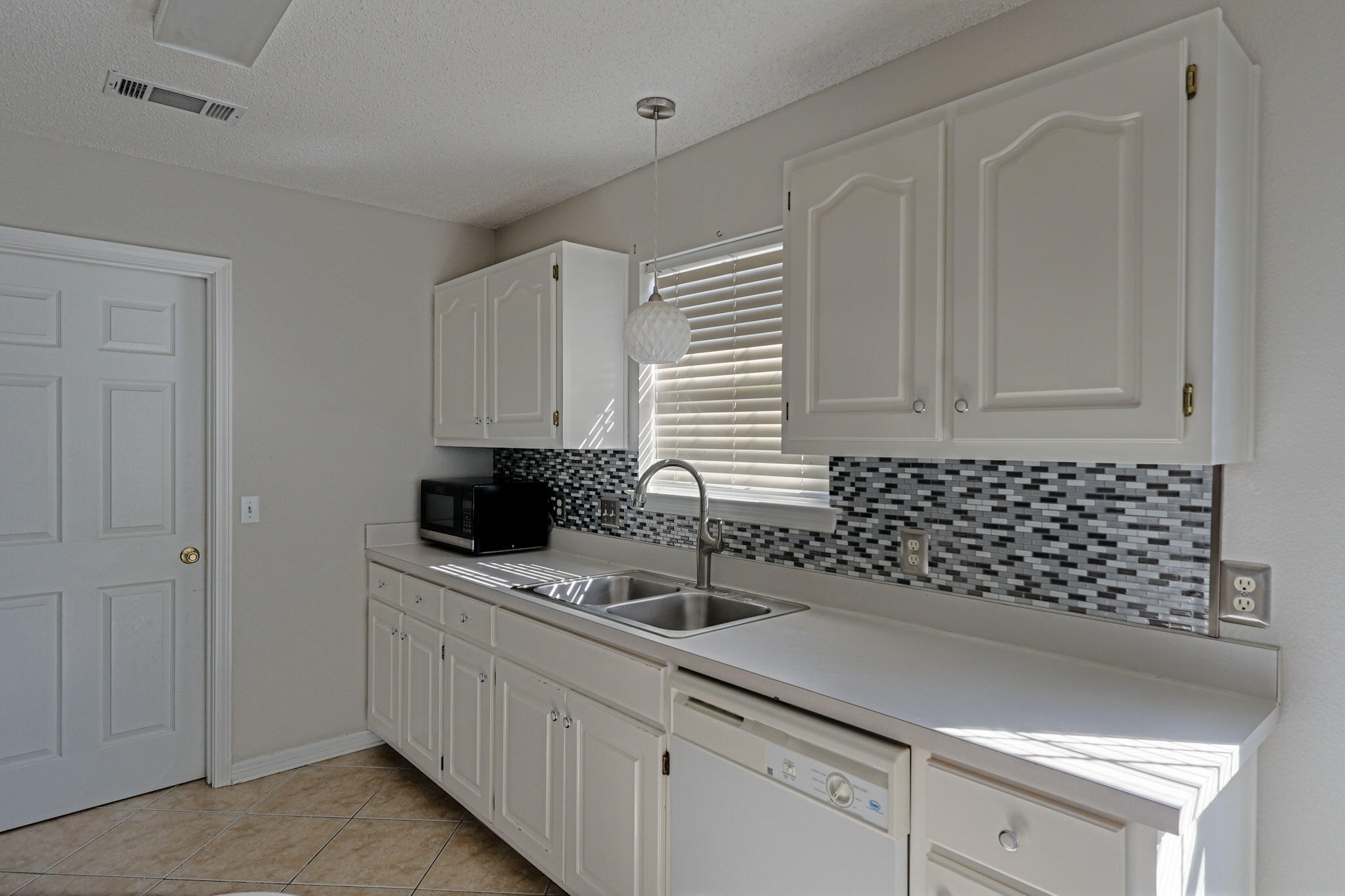 34 Stowe Road Mary Esther, FL 32569 - Photo 5 of 24