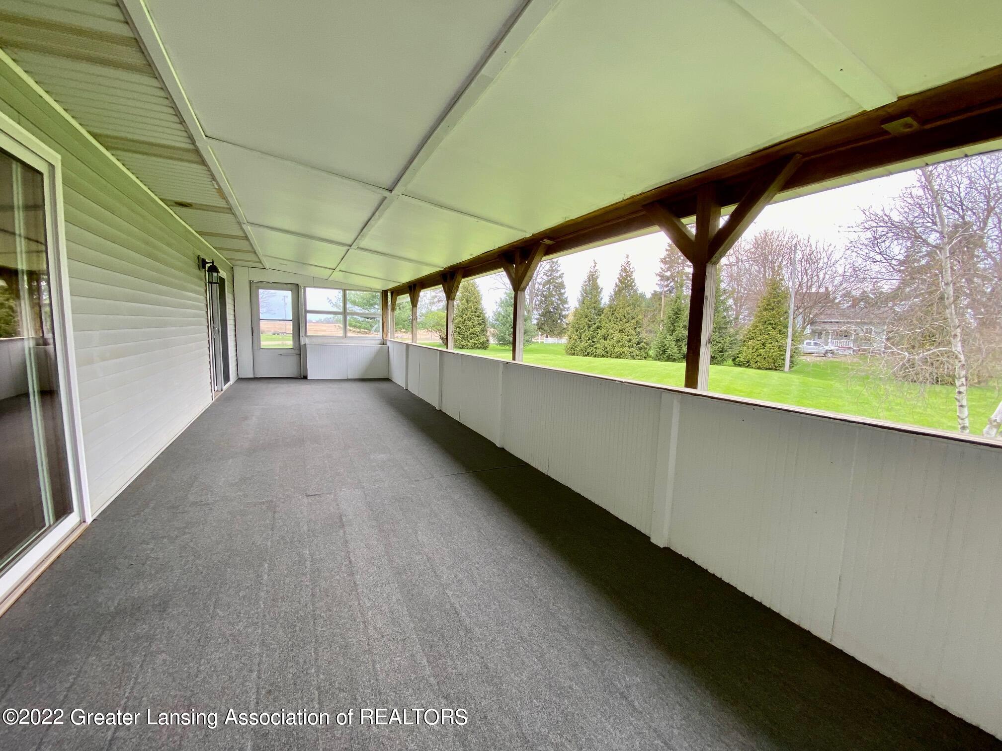 4980 South Francis Road St. Johns, MI 48879 - Photo 32 of 36 deck access dining room