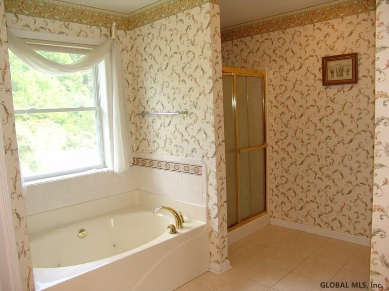 6 Montery Road Schenectady, NY 12303 - Photo 13 of 25 Photo 13