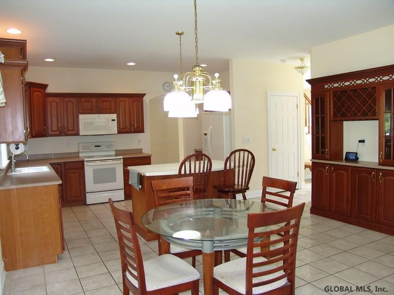 6 Montery Road Schenectady, NY 12303 - Photo 4 of 25 Photo 4