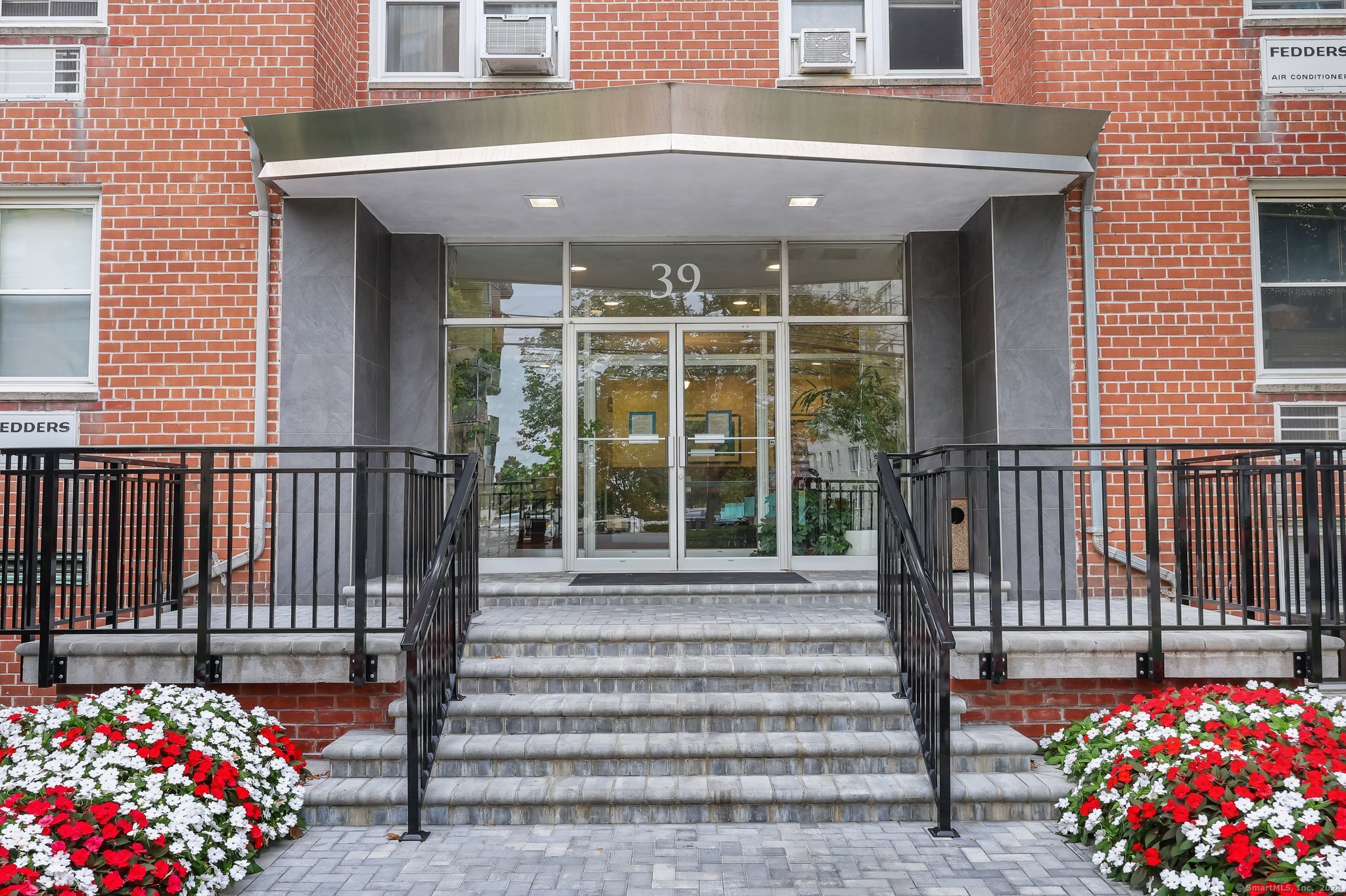 39 Glenbrook Road, Unit 4X Stamford, CT 06902 - Photo 1 of 1 Gallery Image 1