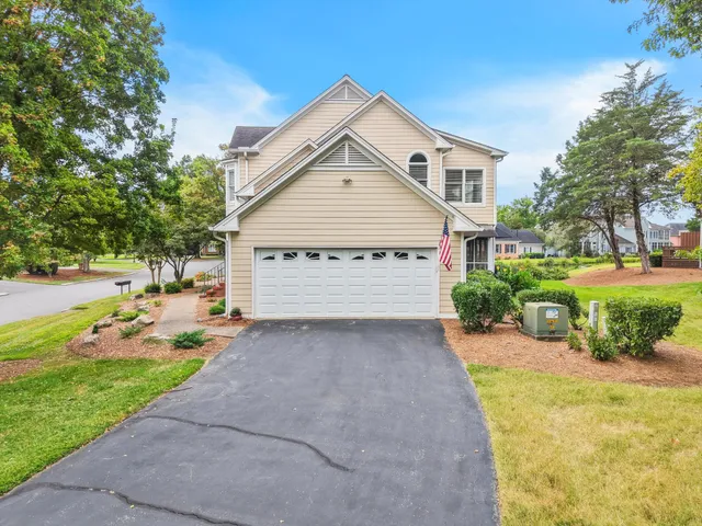 $549,900 | 1220 Bridgewater Lane, Chattanooga, TN 37405