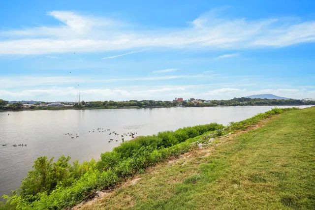 $549,900 | 1220 Bridgewater Lane, Chattanooga, TN 37405