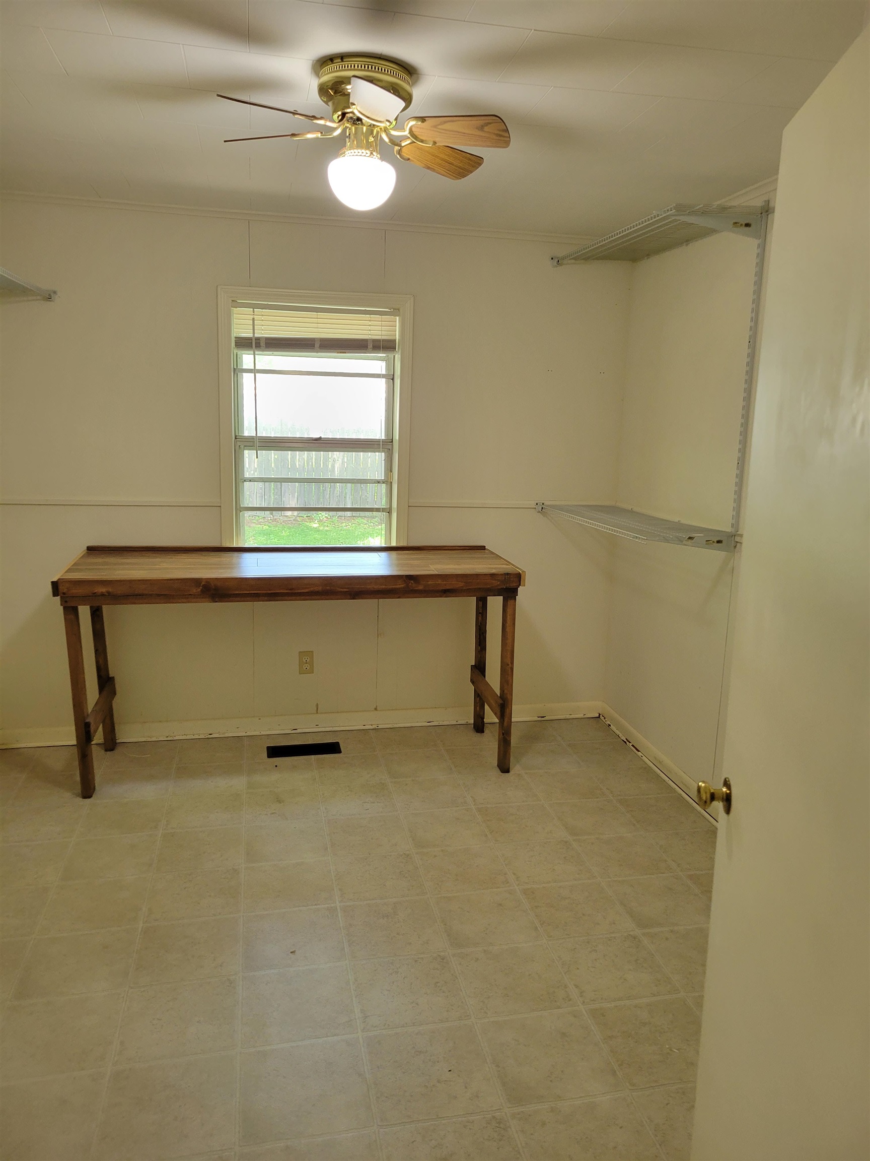 1572 Asbury Glimp Road Ripley, TN 38063 - Photo 18 of 20 a view of a room with a window