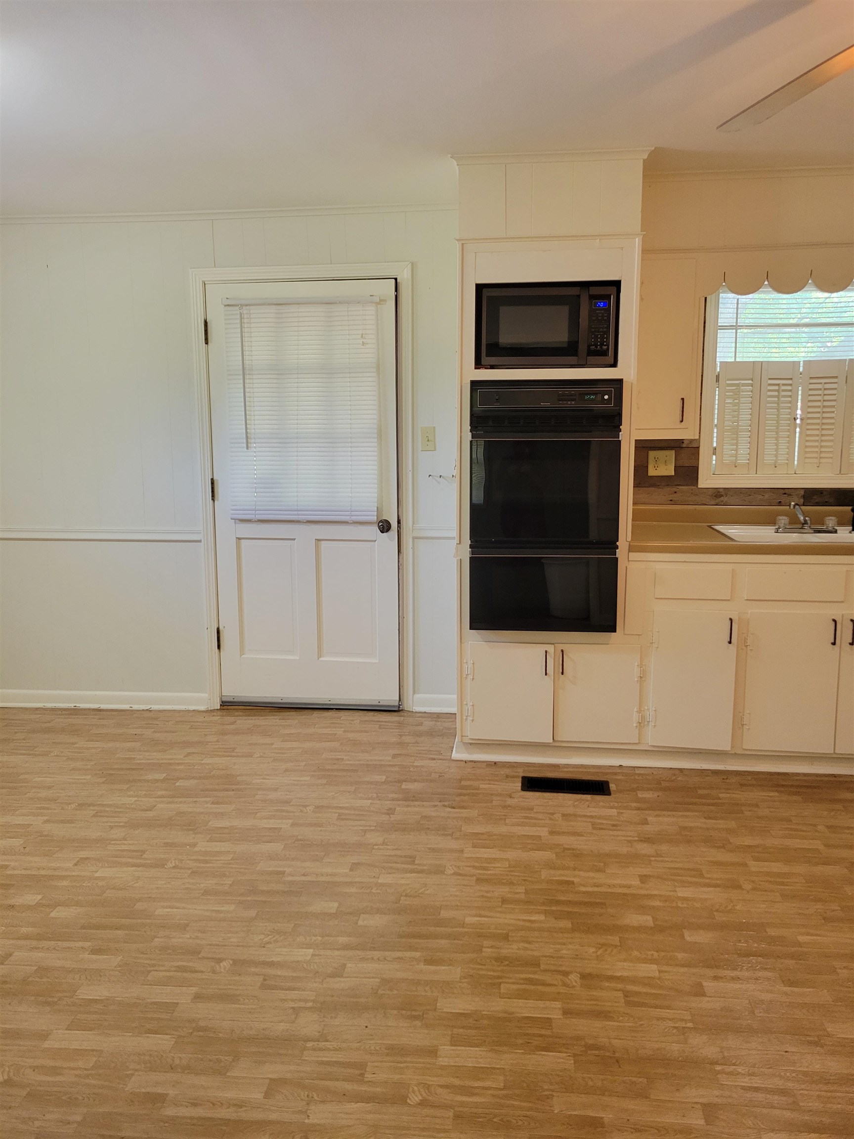 1572 Asbury Glimp Road Ripley, TN 38063 - Photo 10 of 20 a view of a kitchen