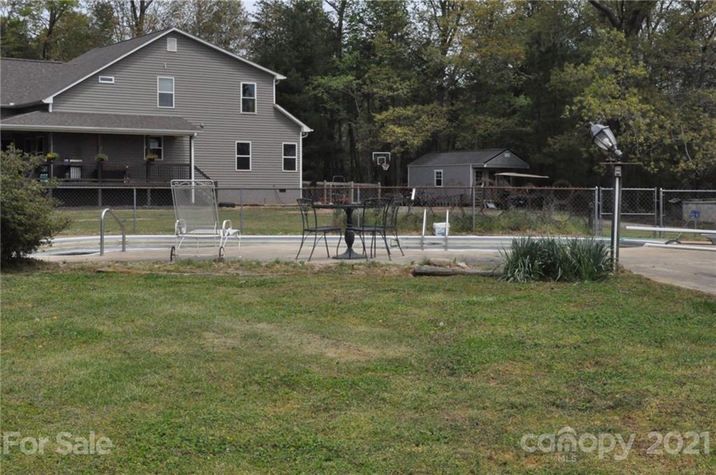 501 Redland Road Landrum, SC 29356 - Photo 37 of 38 a front view of a house with garden