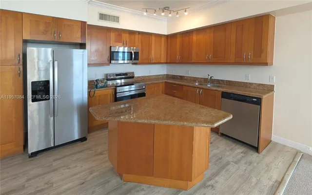 $4,250 | 1745 East Hallandale Beach Boulevard, Unit 1903W, Hallandale Beach, FL 33009