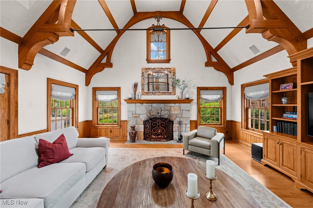 15157 Hemlock Point Road Chagrin Falls, OH 44022 - Photo 4 of 50 Gallery Image 4