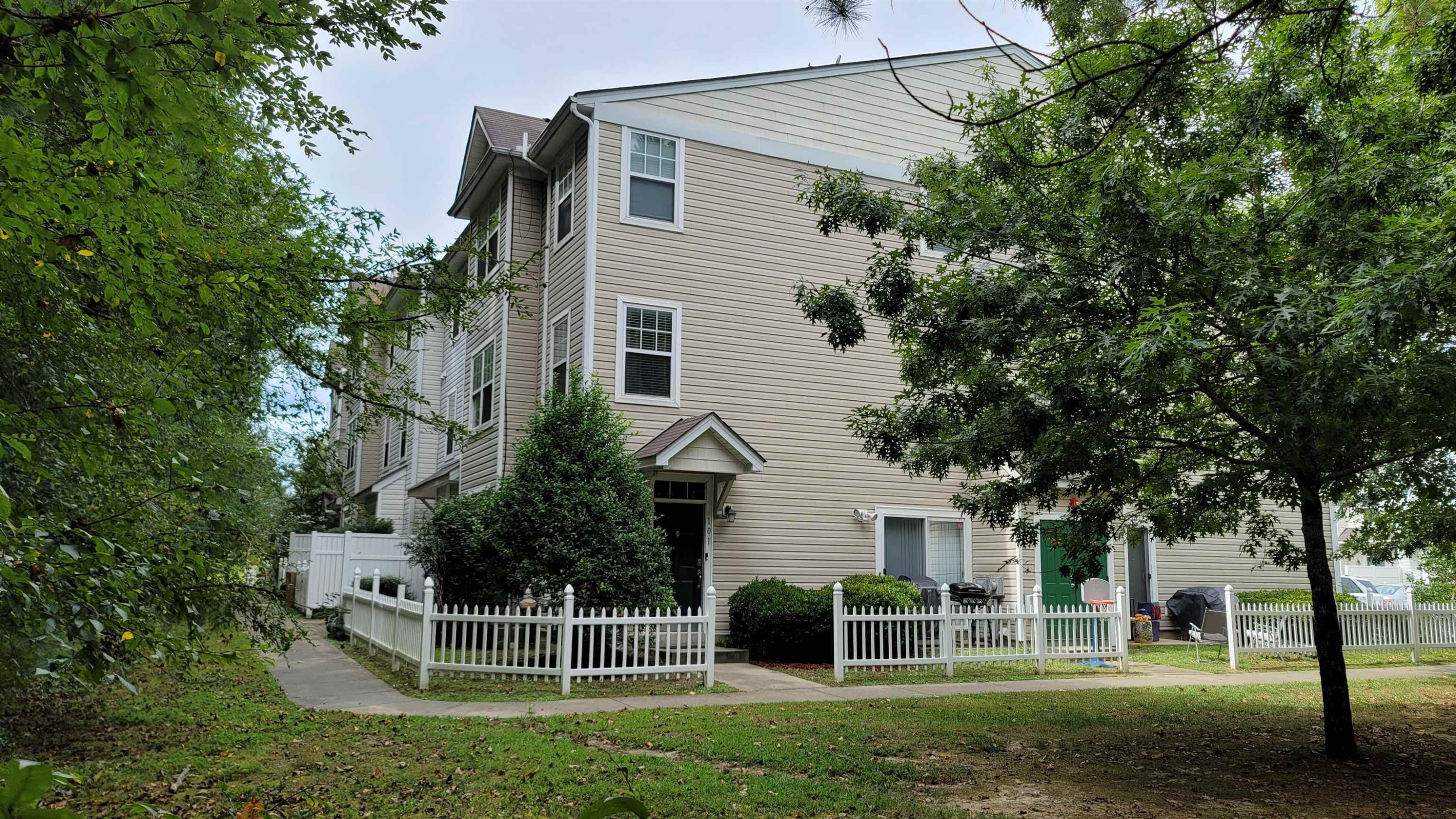 8621 Neuse Club Lane, Unit 101 Raleigh, NC 27616 - Photo 1 of 18 Photo 1