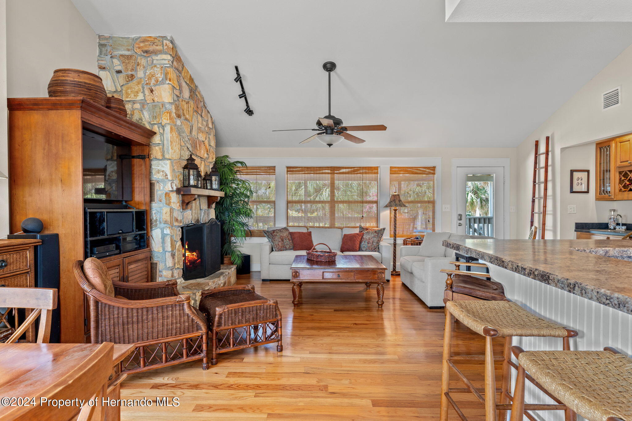 10100 Cabana Weeki Wachee, FL 34607 - Photo 13 of 43 10100 Cabana St