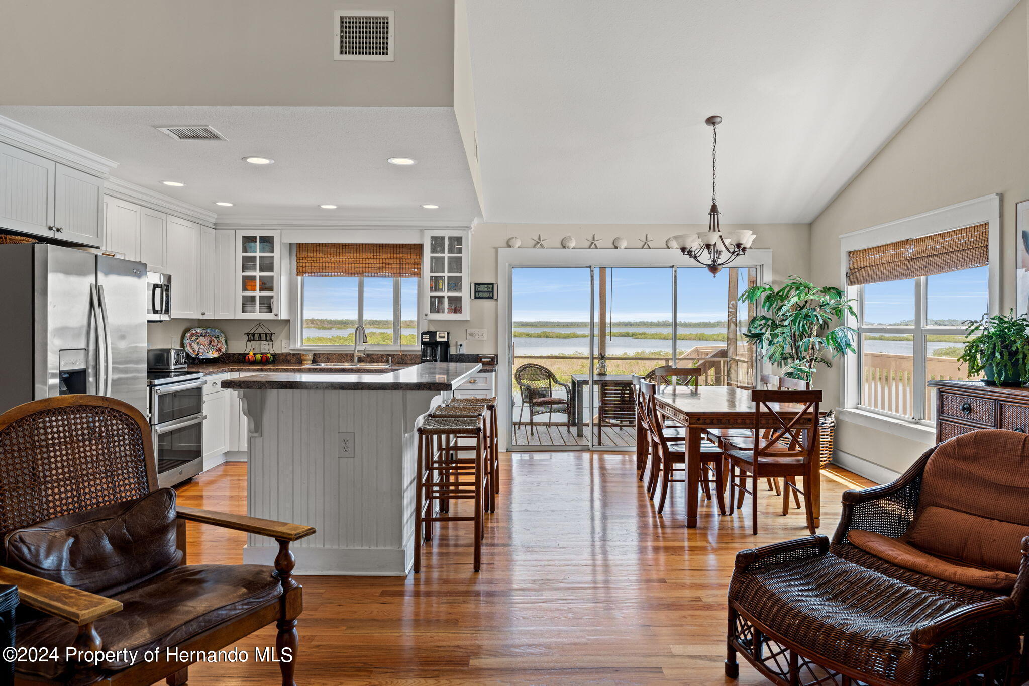 10100 Cabana Weeki Wachee, FL 34607 - Photo 5 of 43 10100 Cabana St