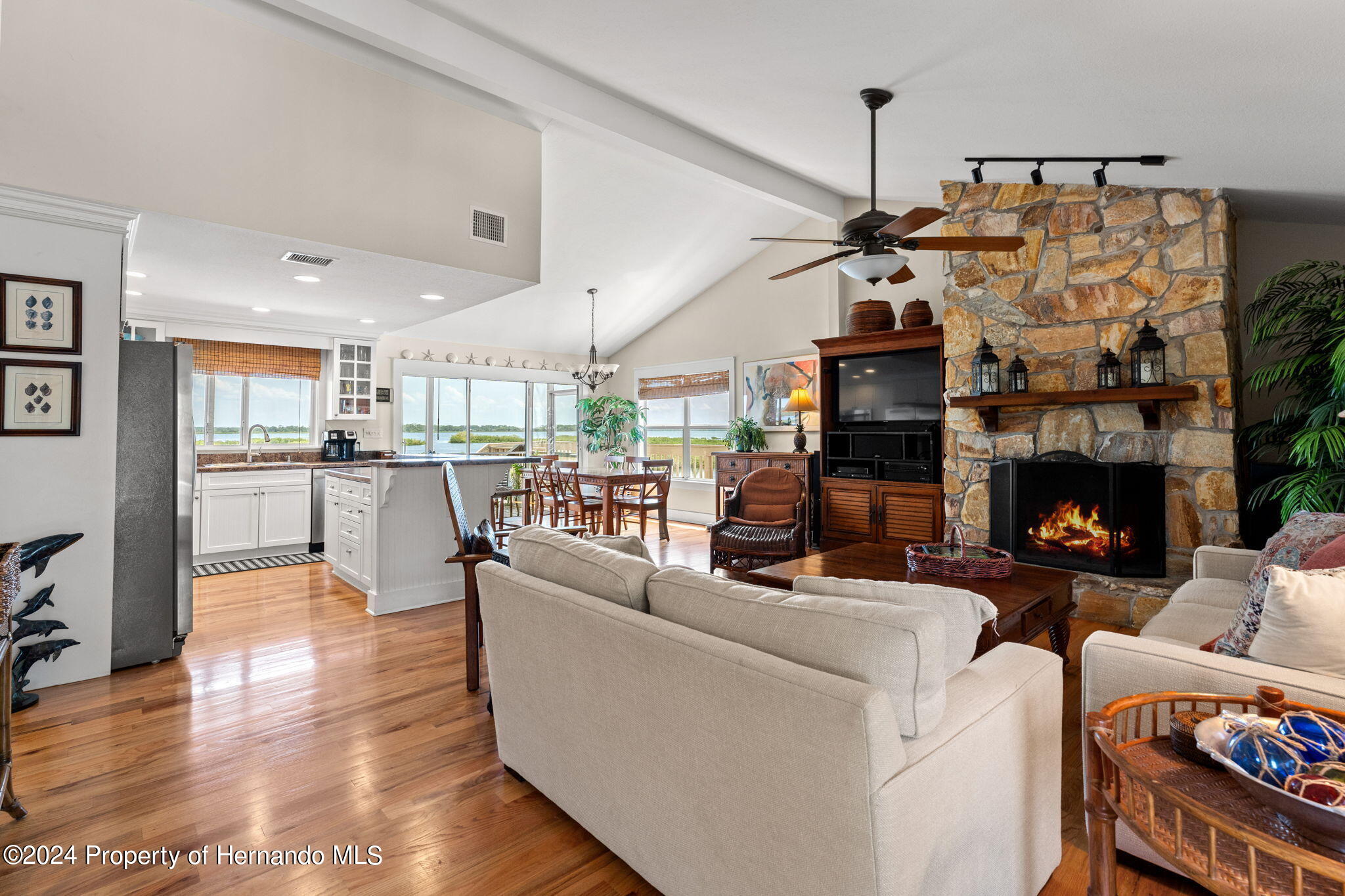 10100 Cabana Weeki Wachee, FL 34607 - Photo 6 of 43 10100 Cabana St