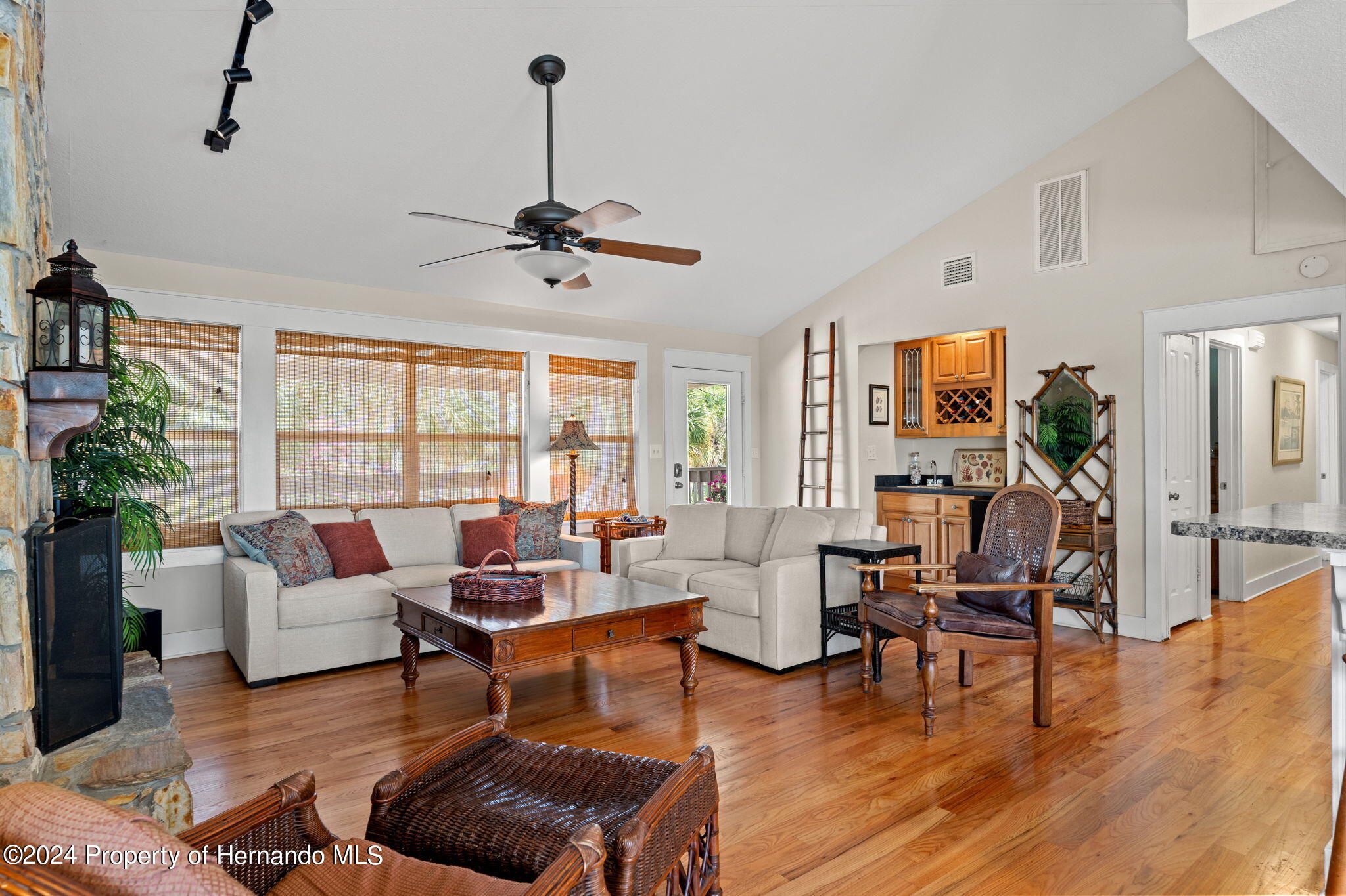 10100 Cabana Weeki Wachee, FL 34607 - Photo 7 of 43 10100 Cabana St
