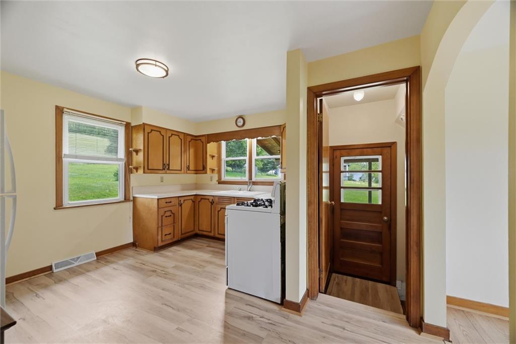 1444 Sarver Road Freeport, PA 16229 - Photo 10 of 42