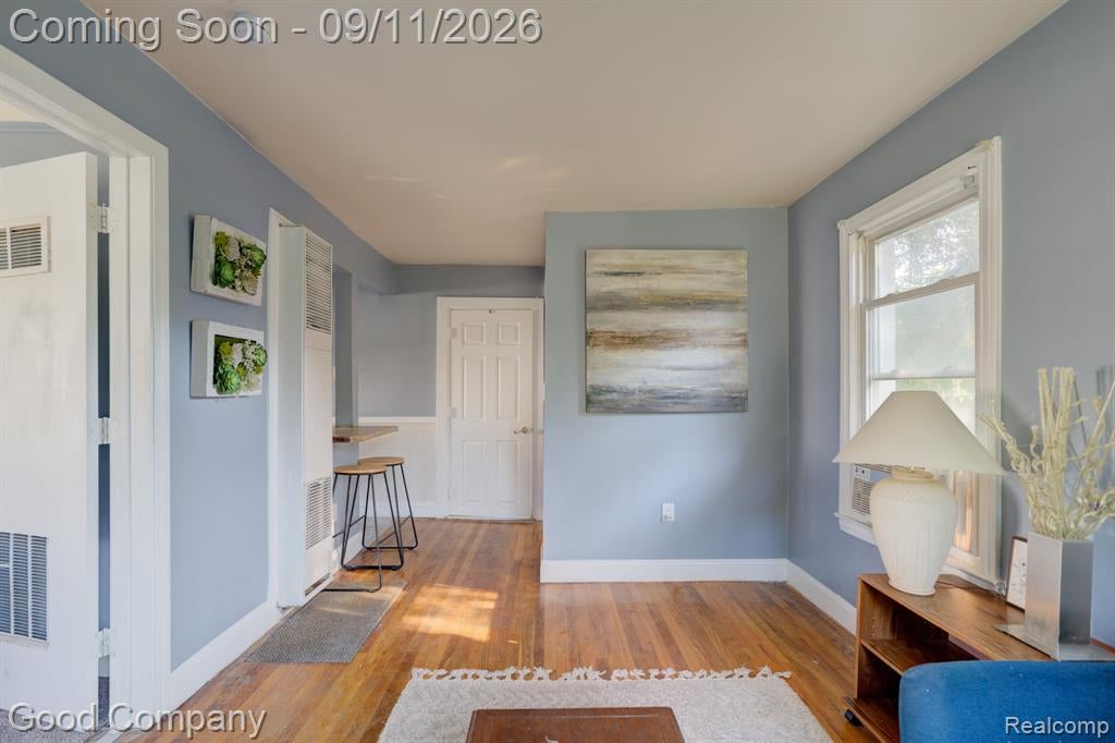 7239 Stephens Road Center Line, MI 48015 - Photo 5 of 26 Gallery Image 5