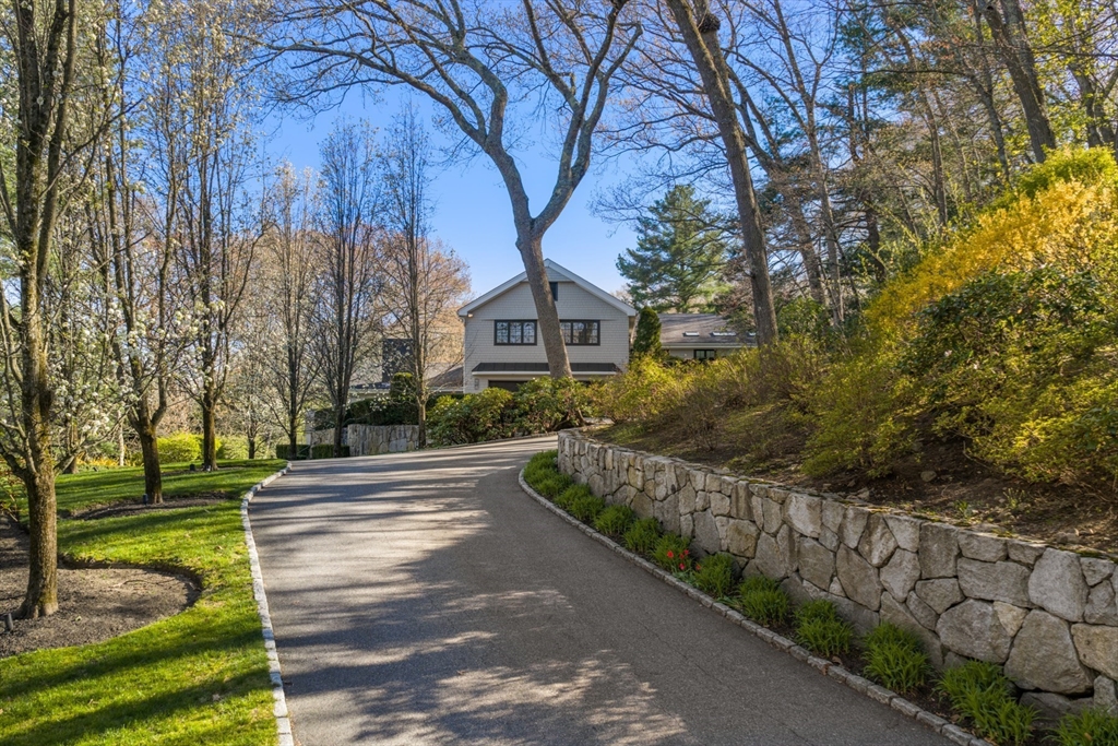 44 Meadowbrook Road Weston, MA 02493 - Photo 2 of 42 Gallery Image 2