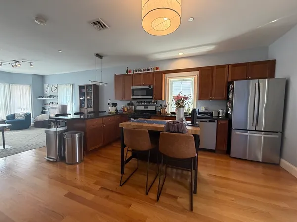 $4,100 | 111 Pleasant Street, Unit 4, Boston, MA 02125