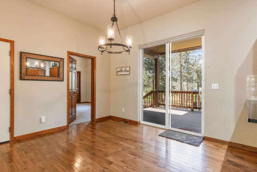 6352 Sanderling Road Klamath Falls, OR 97601 - Photo 21 of 65 Dining