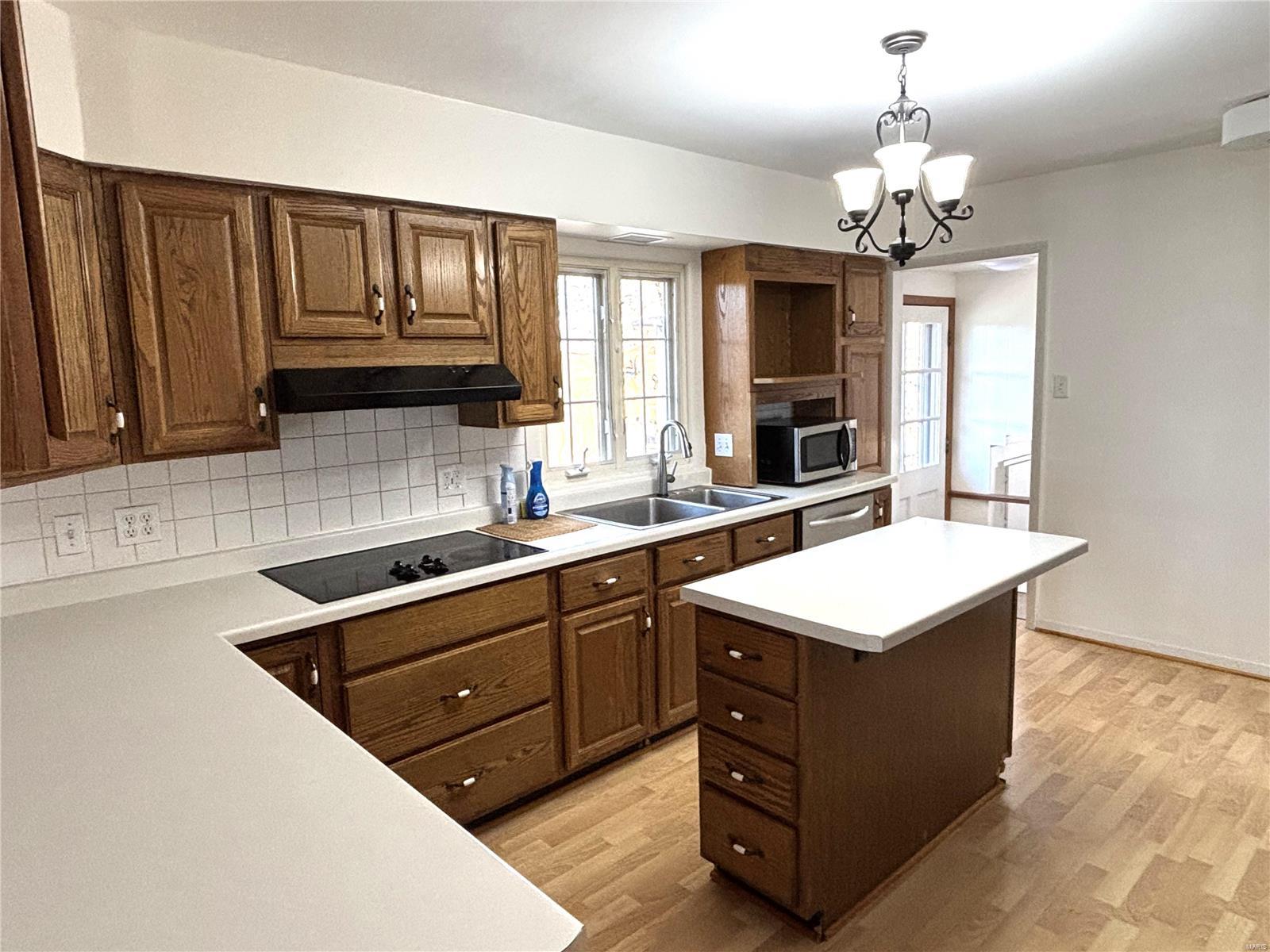 501 Maple Street Greenville, IL 62246 - Photo 7 of 38