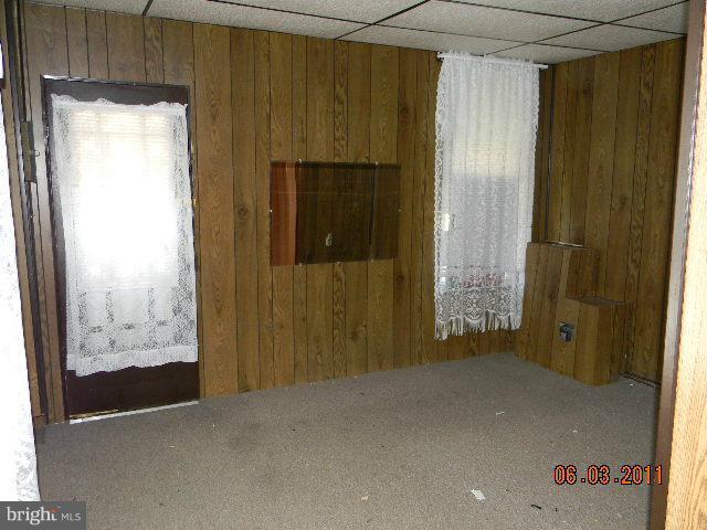 2033 Hollins Ferry Road Baltimore, MD 21230 - Photo 5 of 7 Living Room