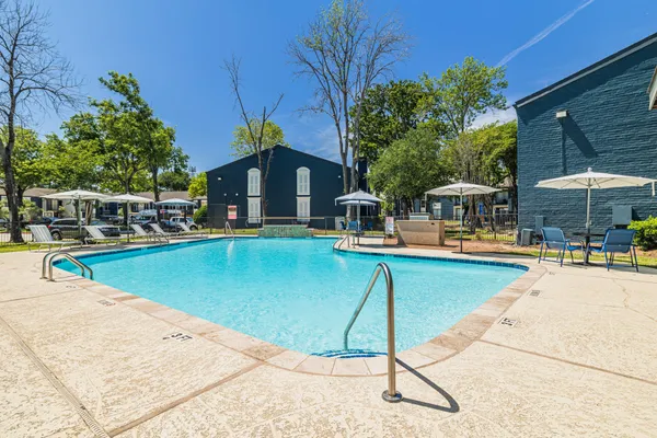$802 | 200 Hollow Tree Lane, Unit 6132, Houston, TX 77090