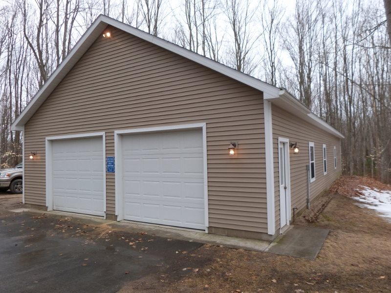 20403 Hunter Ridge Road Lake Ann, MI 49650 - Photo 4 of 50 1796985-3.JPG