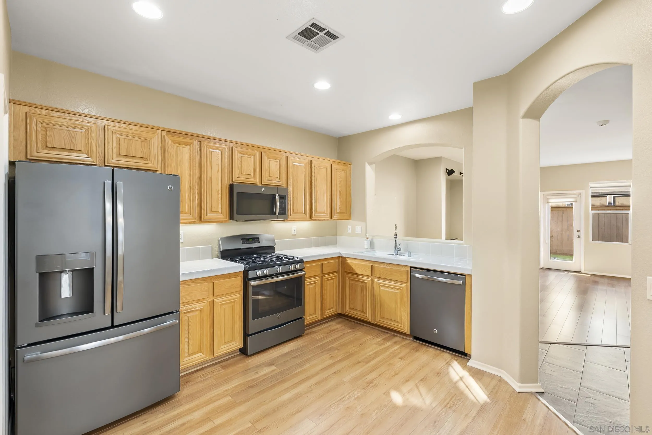 638 Sumner Way, Unit 4 Oceanside, CA 92058 - Photo 13 of 51 Gallery Image 13