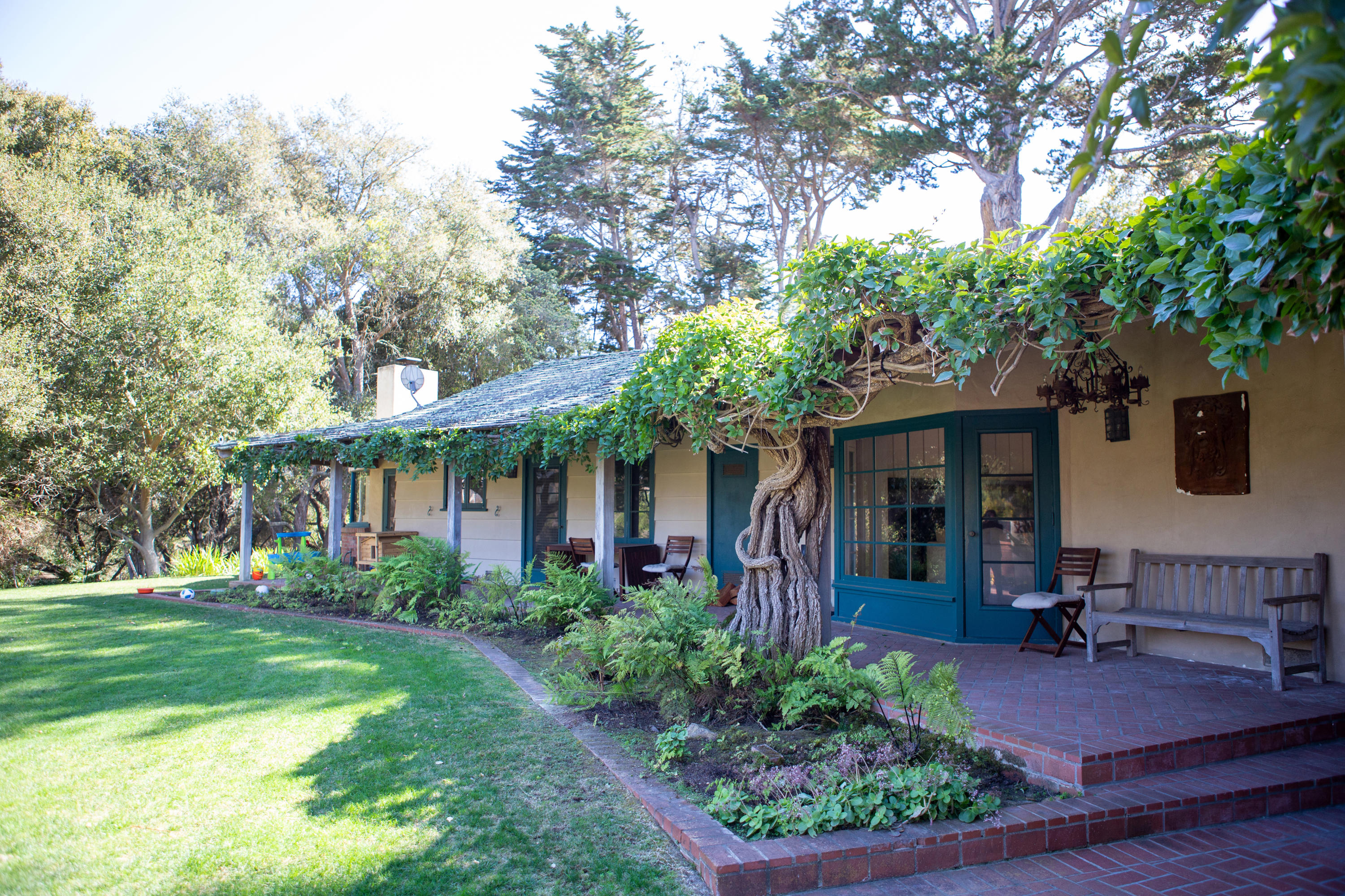 4395 Via Esperanza Santa Barbara, CA 93110 - Photo 1 of 23 a front view of a house with garden