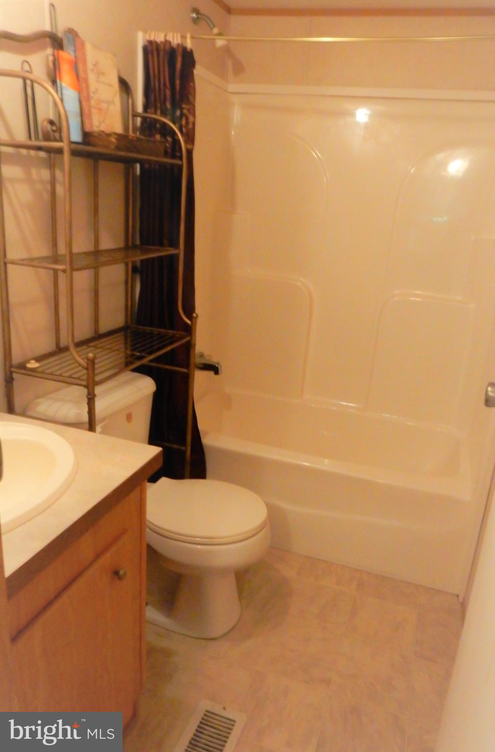 7810 Clark Road Jessup, MD 20794 - Photo 17 of 28 Hall Bath