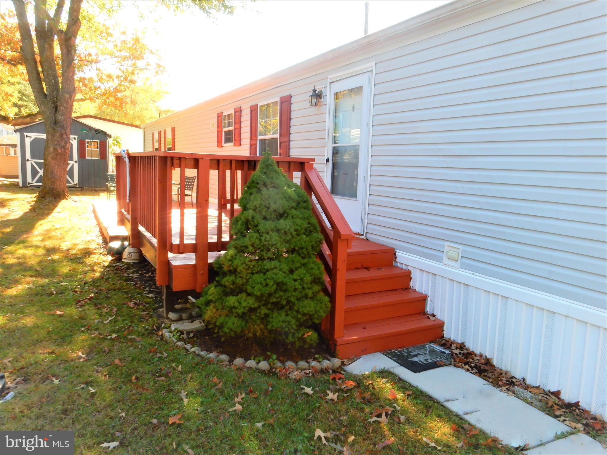 7810 Clark Road Jessup, MD 20794 - Photo 19 of 28 Custom Sundeck