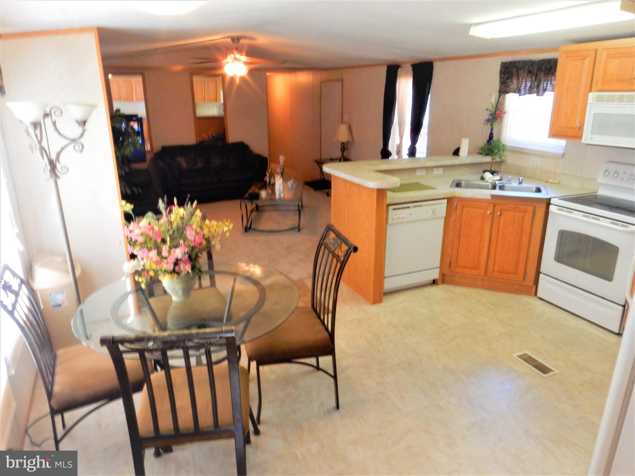 7810 Clark Road Jessup, MD 20794 - Photo 3 of 28 Table Space