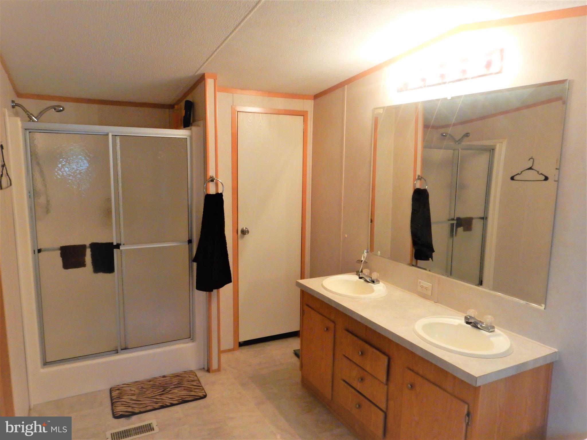 7810 Clark Road Jessup, MD 20794 - Photo 10 of 28 Big Master Superbath