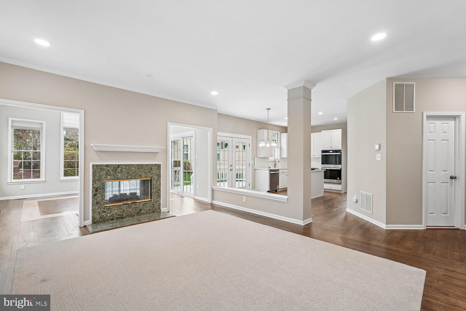 11400 Night Star Way Reston, VA 20194 - Photo 46 of 99 Living Room